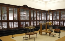 VISITA AO GABINETE DE FÍSICA