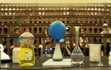 CIENTISTAS À SOLTA NO MUSEU
