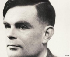 ALAN TURING: UM PIONEIRO DA COMPUTAÇÃO